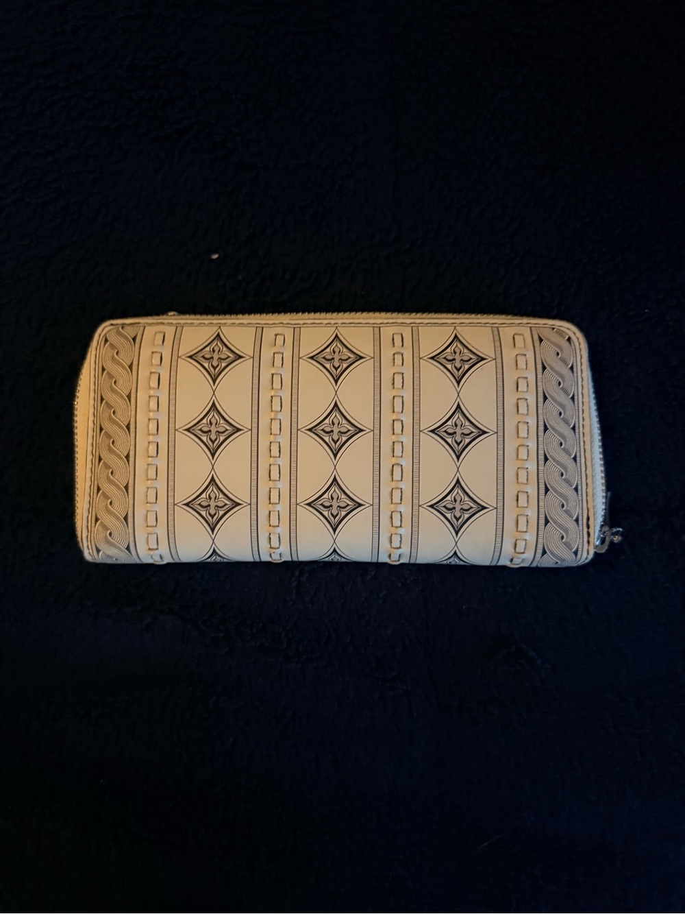 Brighton Cream Drawstring Shoulder Bag with Decorative Trim w/ wallet and dust b - Picture 2 of 3